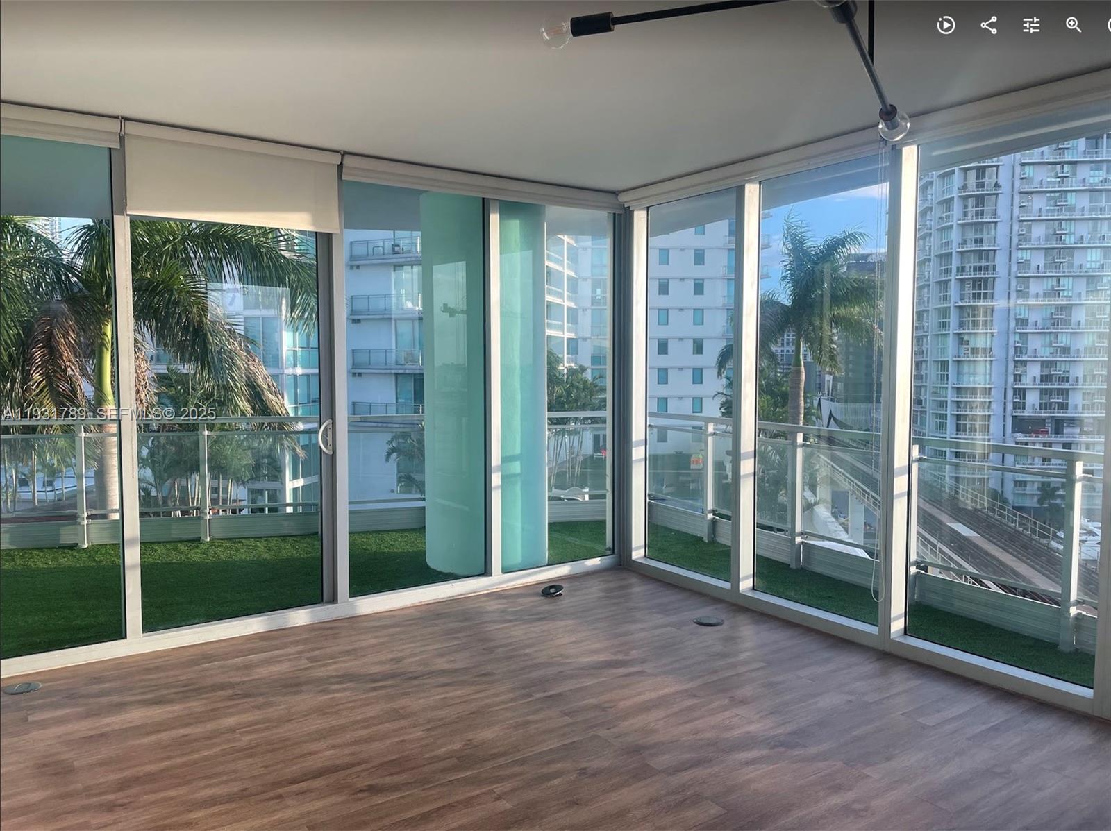 90 SW 3rd St #1213, Miami FL 33130