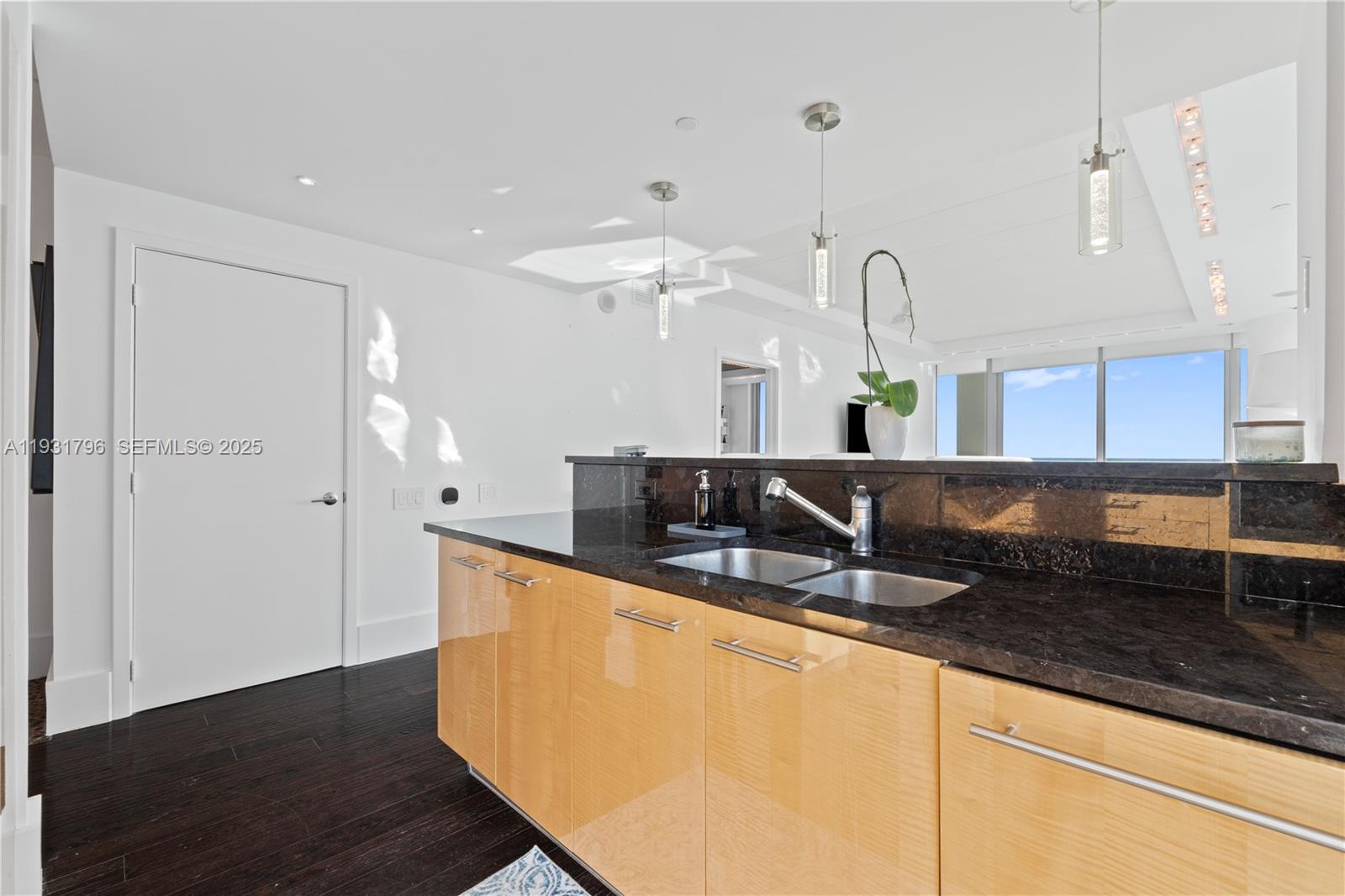 6799 Collins Ave #1005, Miami Beach FL 33141