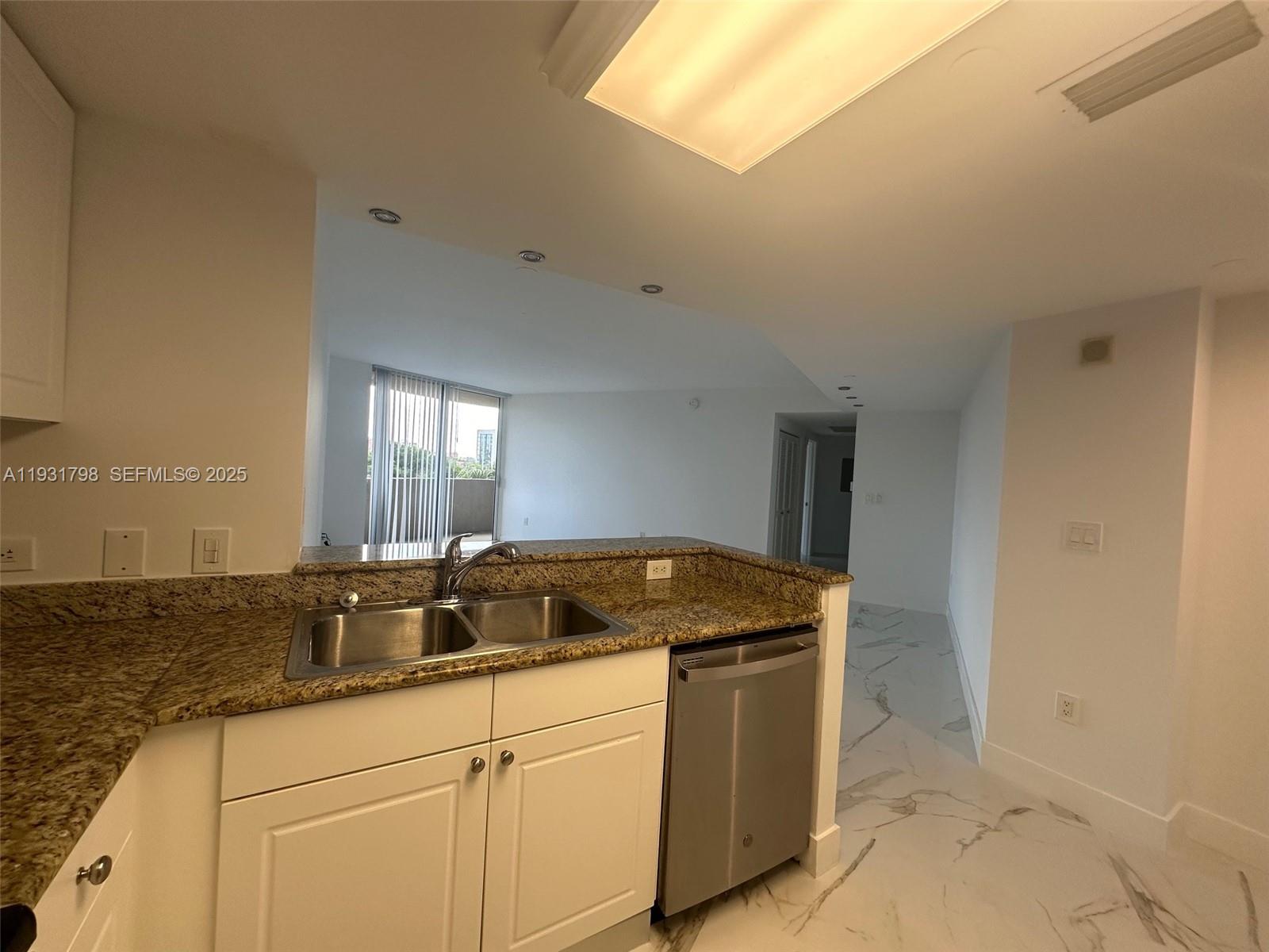 19501 W Country Club Dr #406, Aventura FL 33180