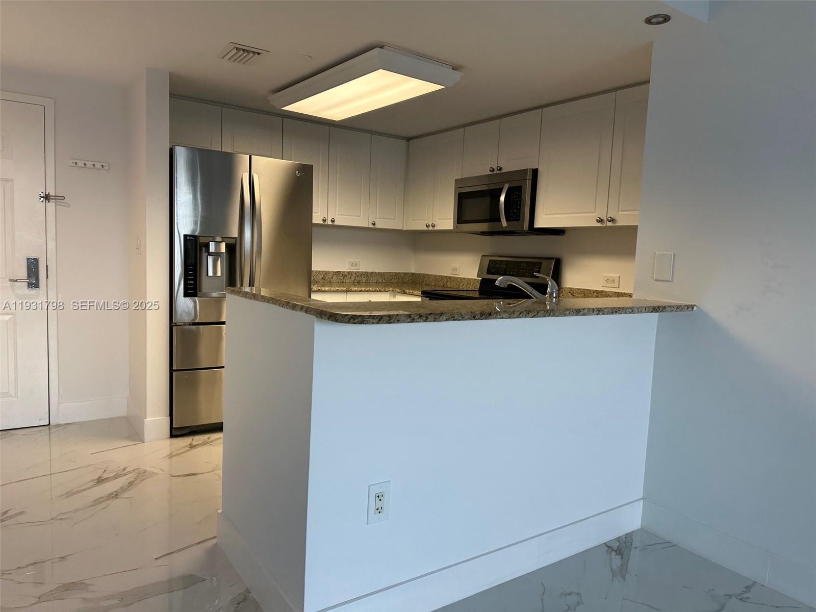 19501 W Country Club Dr #406, Aventura FL 33180