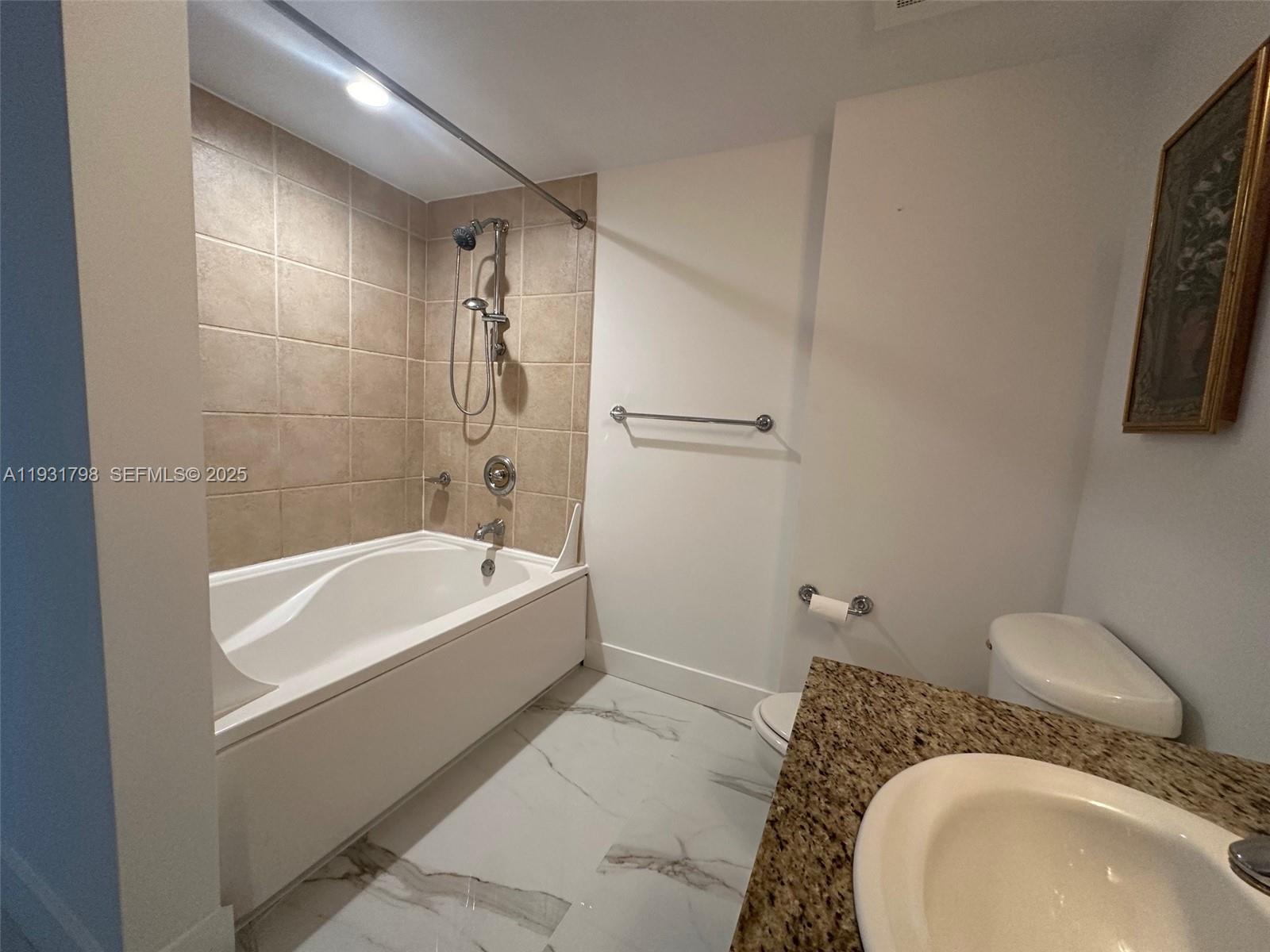 19501 W Country Club Dr #406, Aventura FL 33180