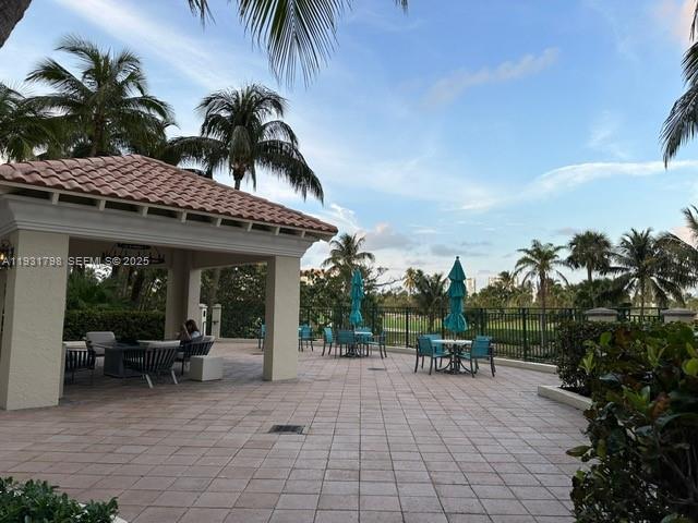 19501 W Country Club Dr #406, Aventura FL 33180