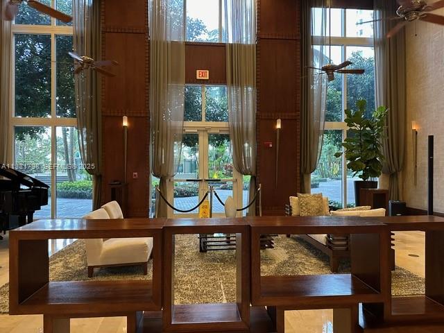 19501 W Country Club Dr #406, Aventura FL 33180