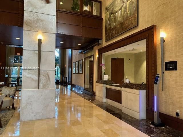 19501 W Country Club Dr #406, Aventura FL 33180