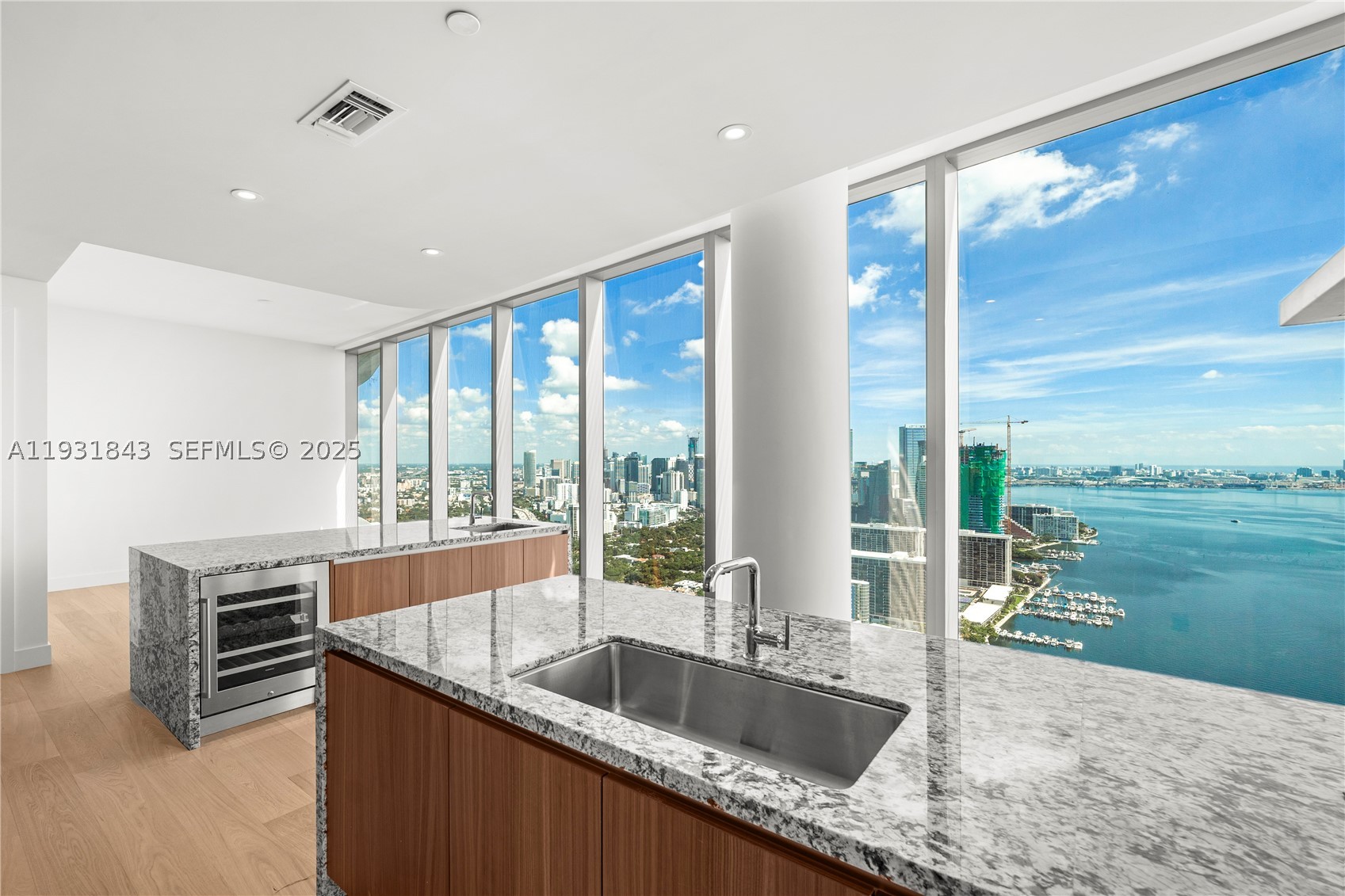175 SE 25th Rd #4201, Miami FL 33129