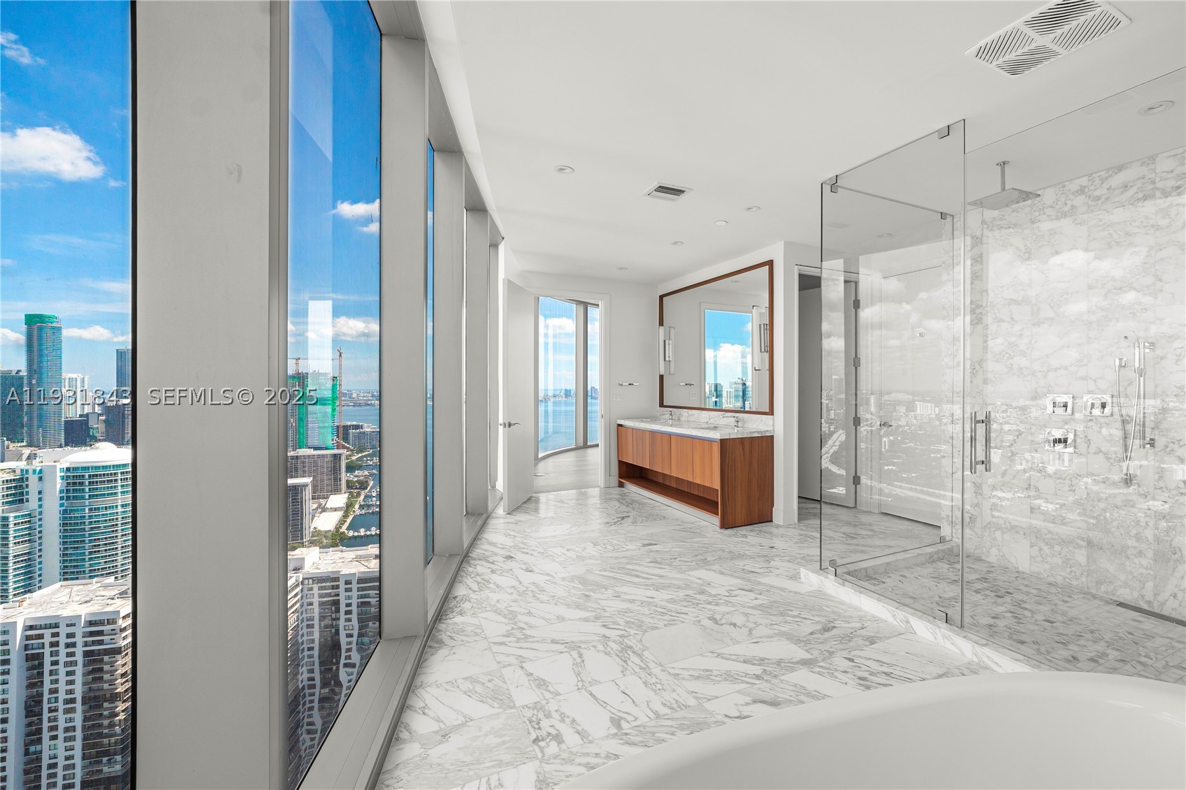 175 SE 25th Rd #4201, Miami FL 33129