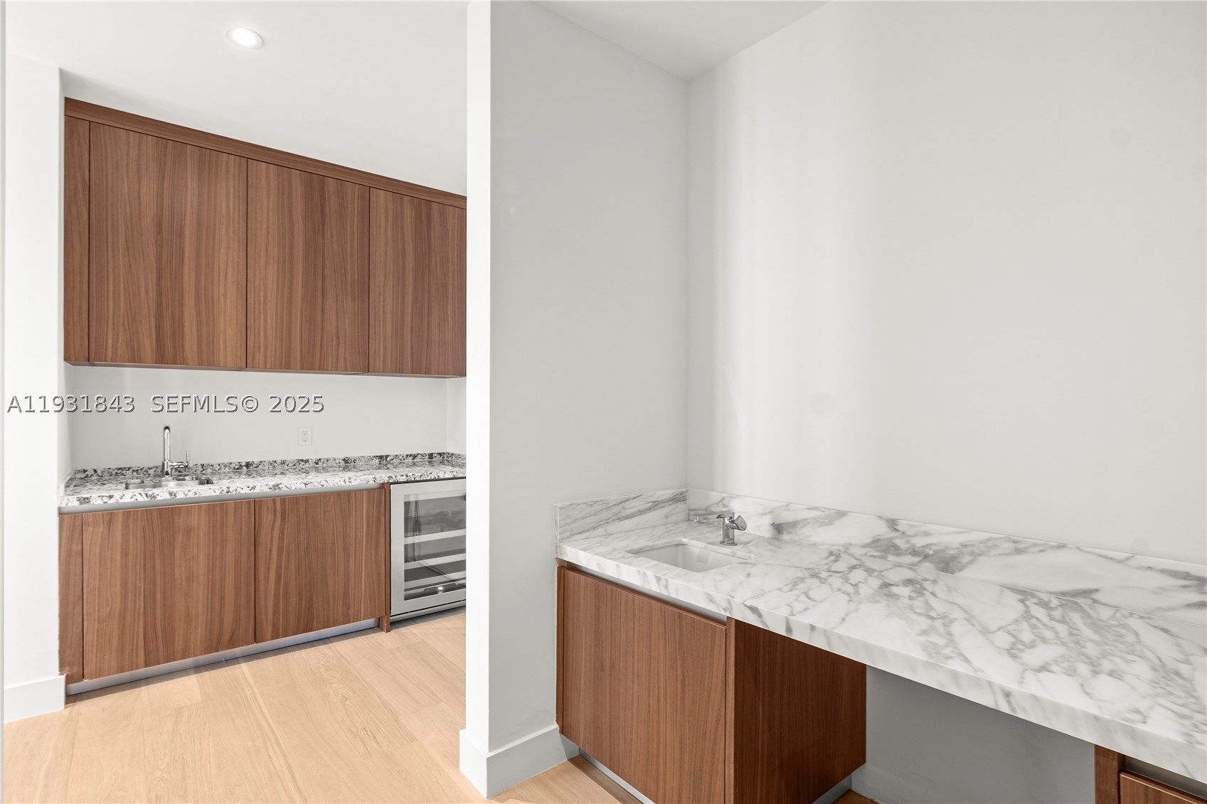 175 SE 25th Rd #4201, Miami FL 33129