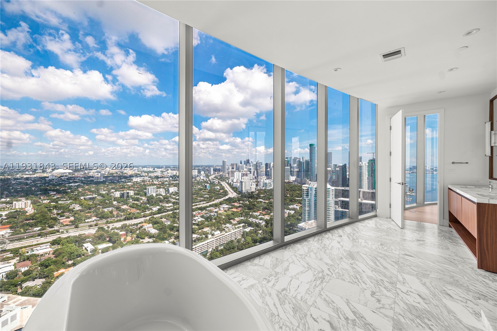 175 SE 25th Rd #4201, Miami FL 33129