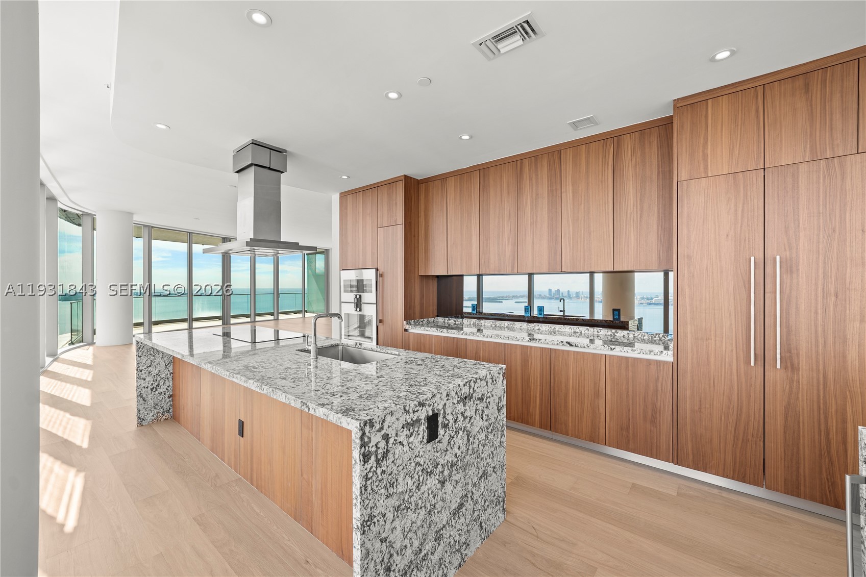 175 SE 25th Rd #4201, Miami FL 33129