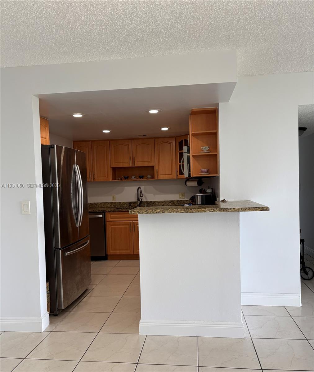 2500 NE 135th St #C502, North Miami FL 33181