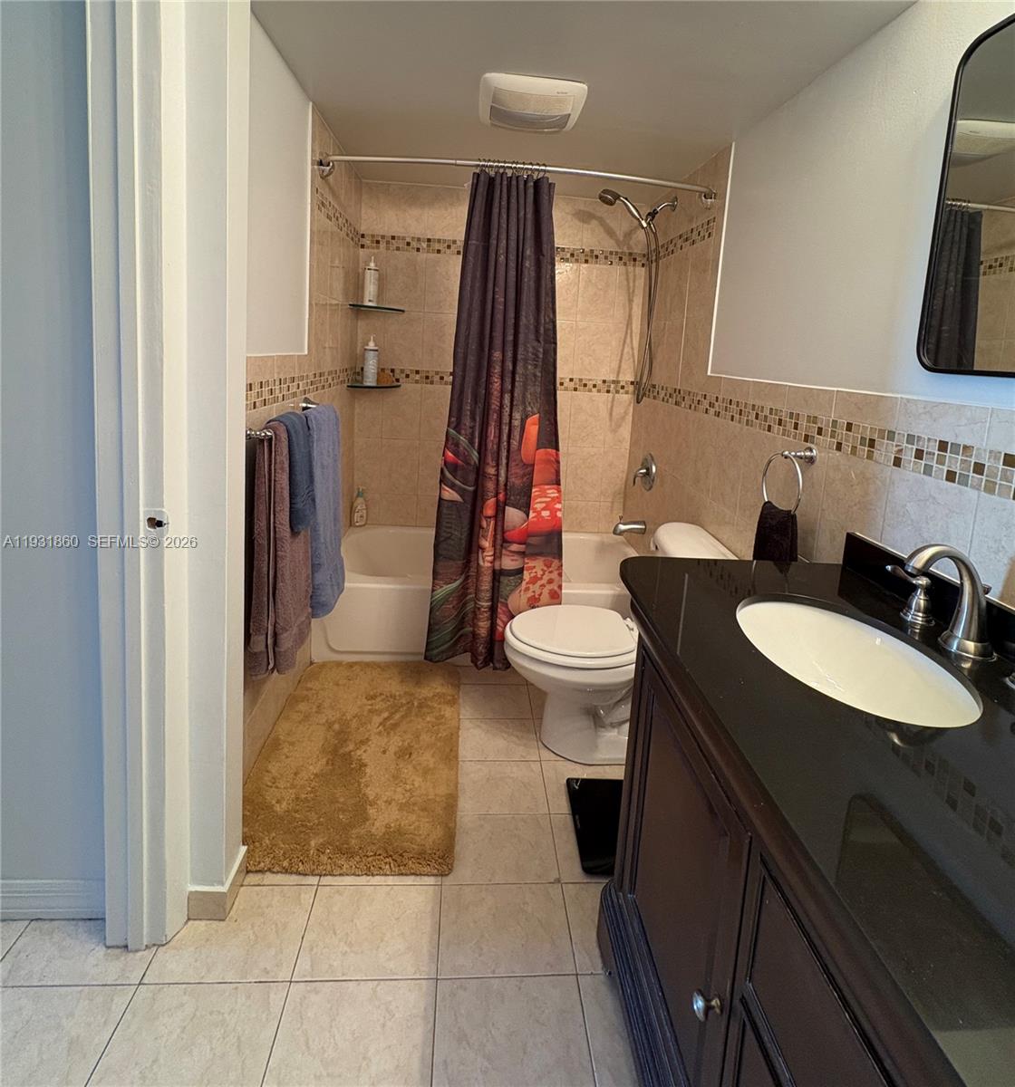2500 NE 135th St #C502, North Miami FL 33181