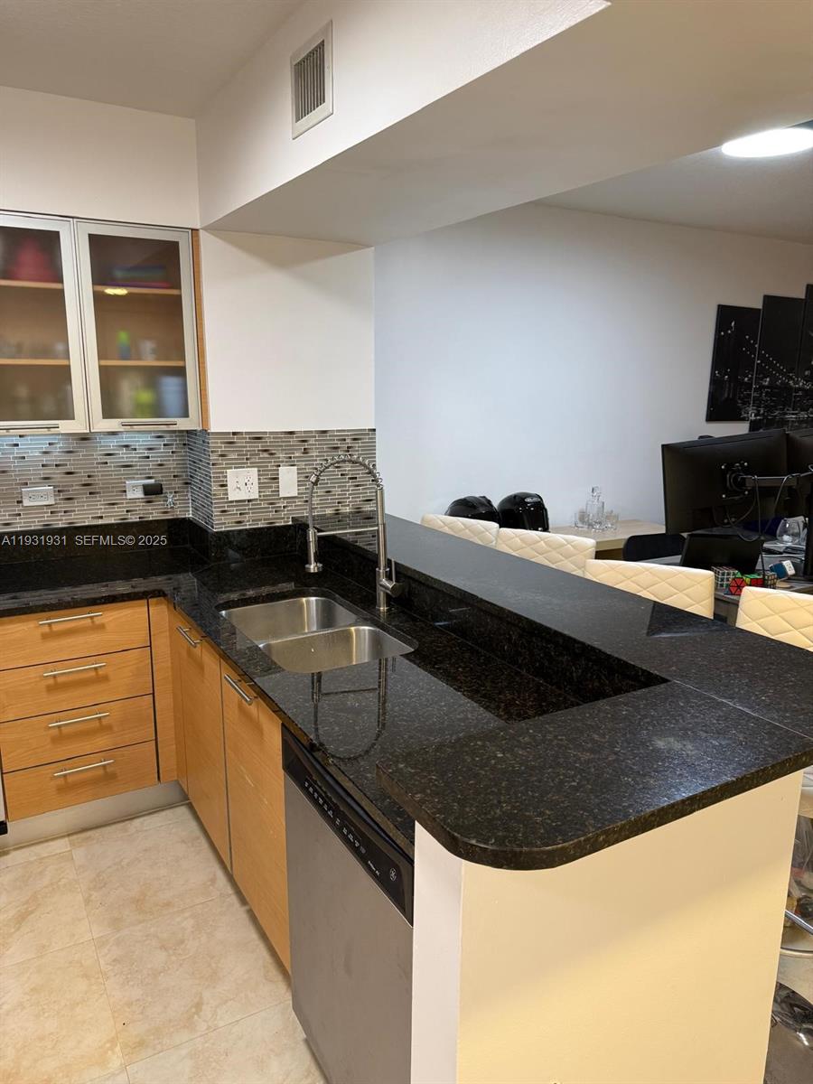 31 SE 5th St #2907, Miami FL 33131