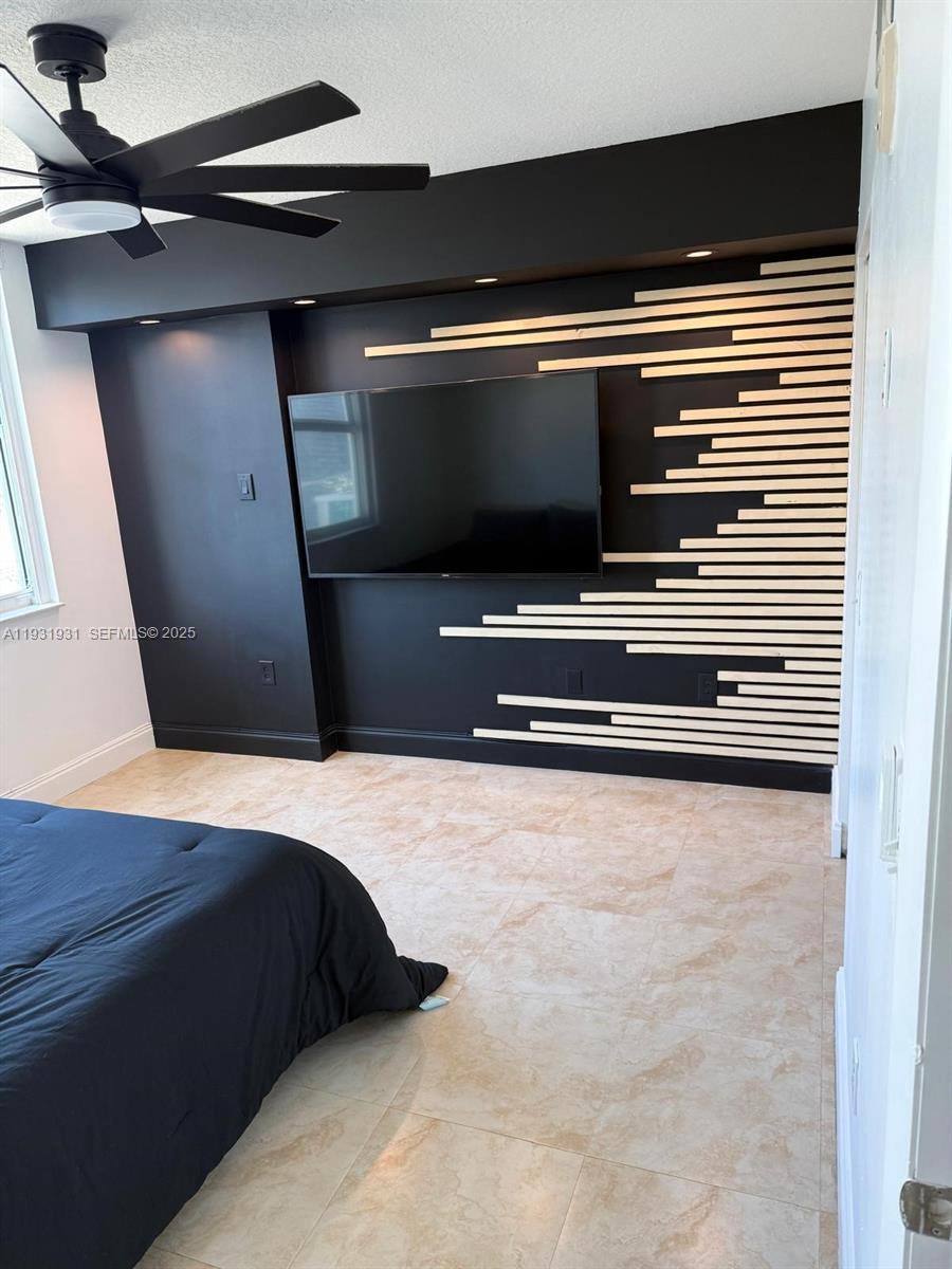 31 SE 5th St #2907, Miami FL 33131
