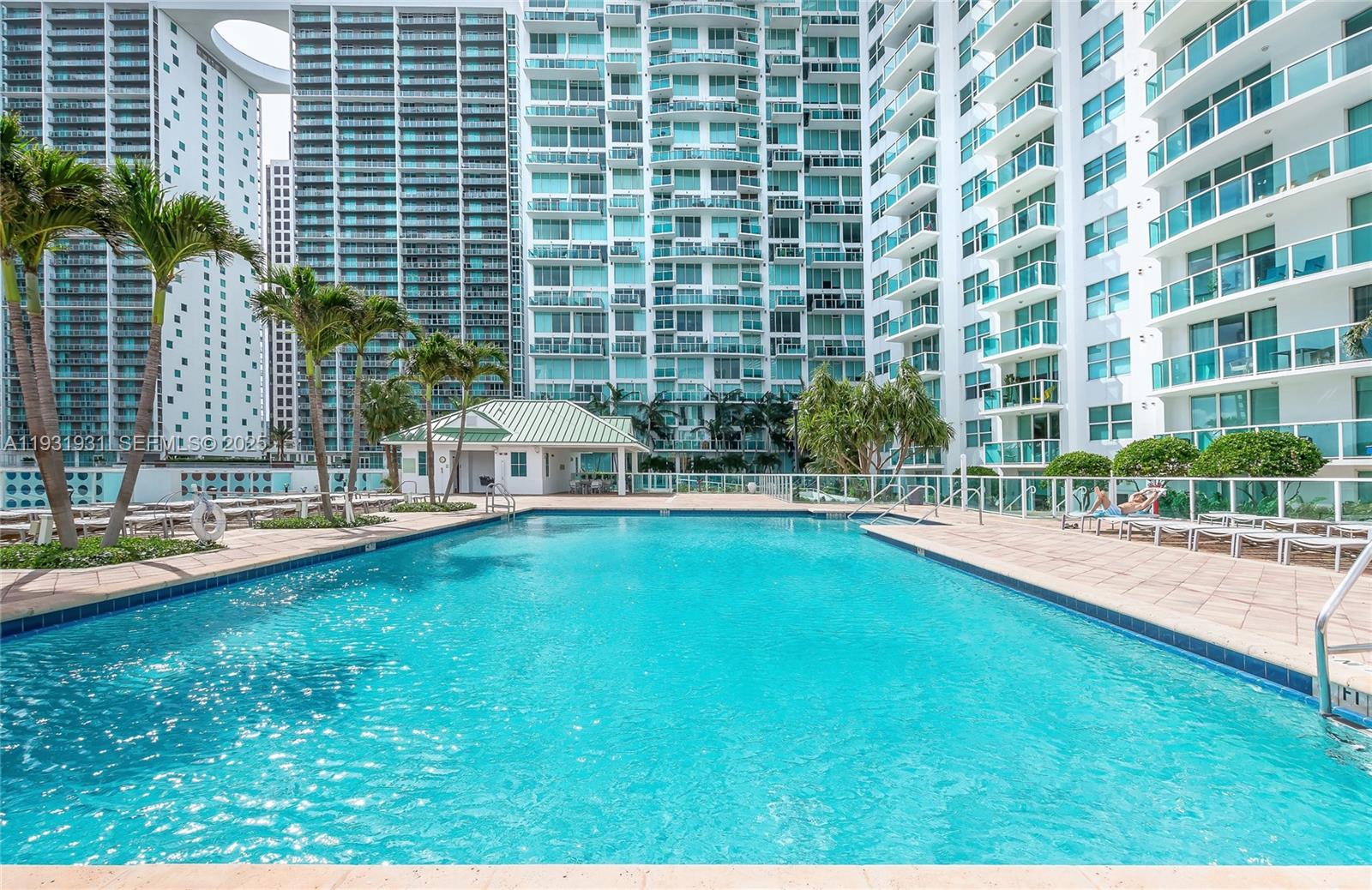 31 SE 5th St #2907, Miami FL 33131