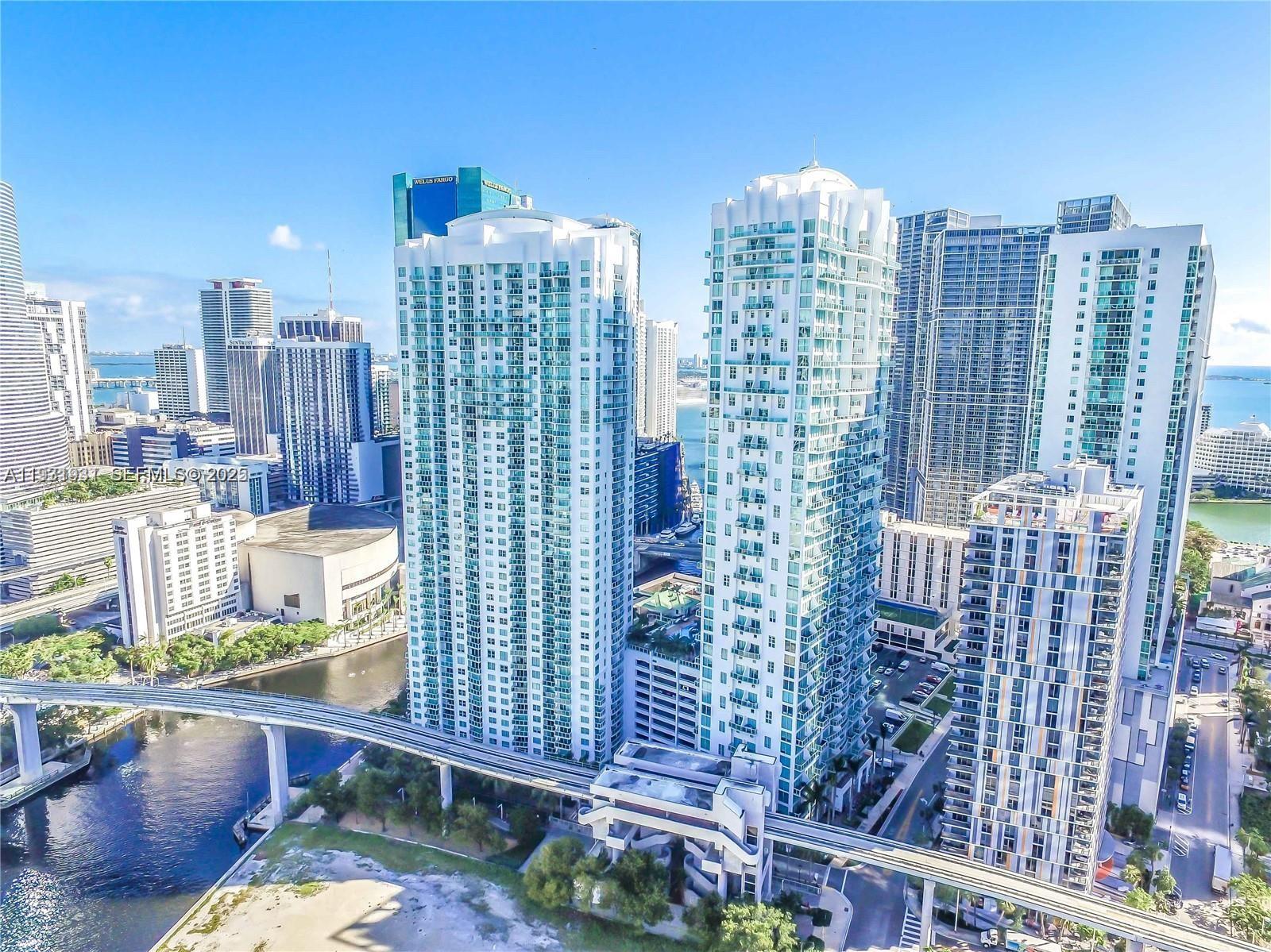 31 SE 5th St #2907, Miami FL 33131