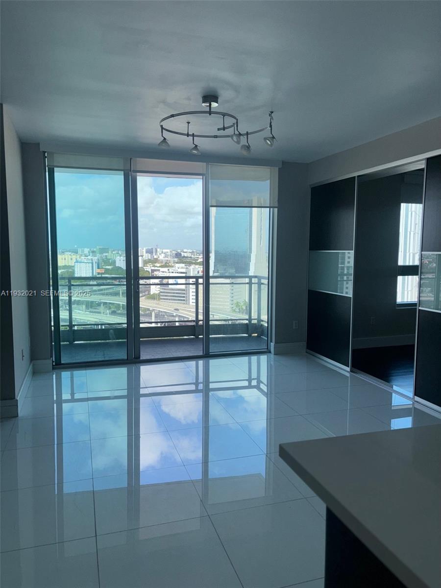 90 SW 3rd St #2207, Miami FL 33130