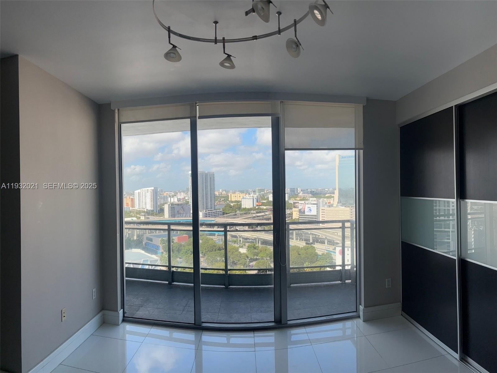 90 SW 3rd St #2207, Miami FL 33130