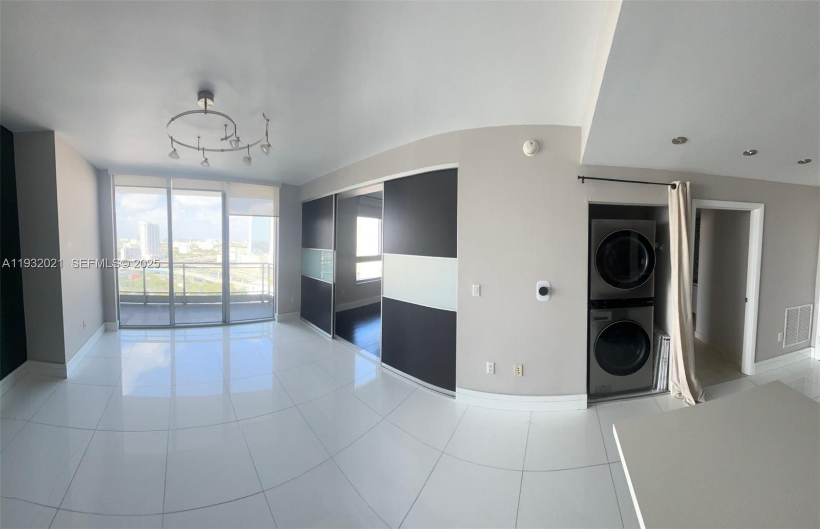 90 SW 3rd St #2207, Miami FL 33130