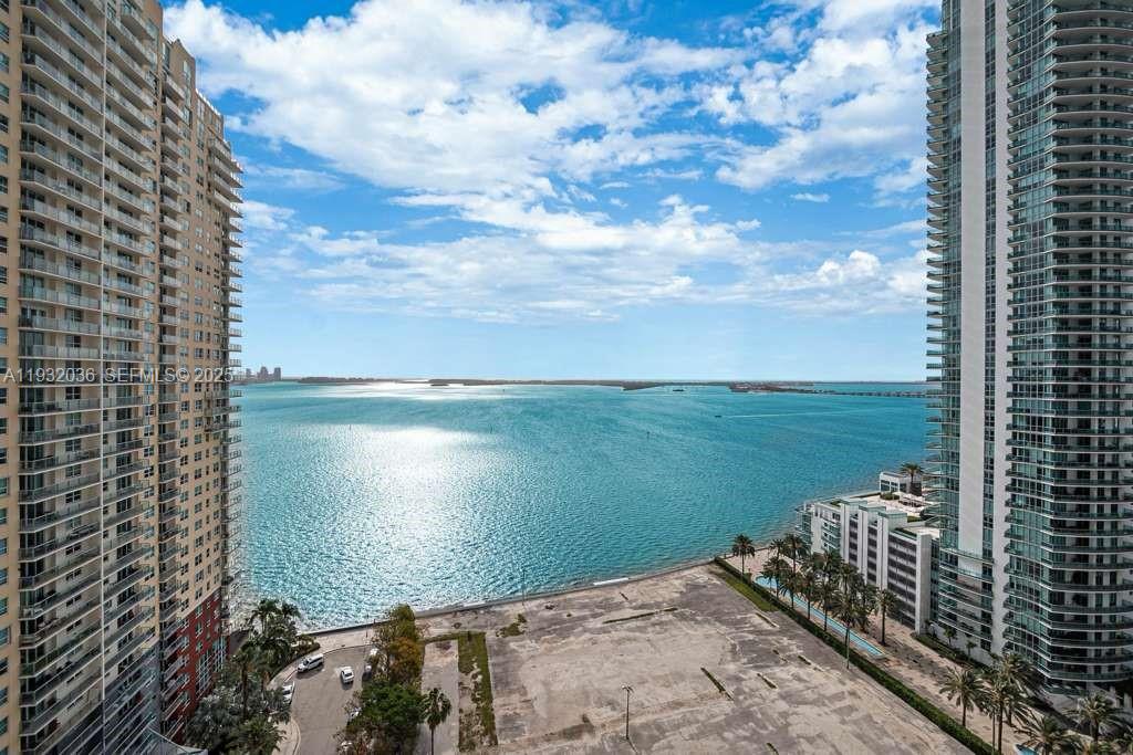 1200 Brickell Bay Dr #2202, Miami FL 33131