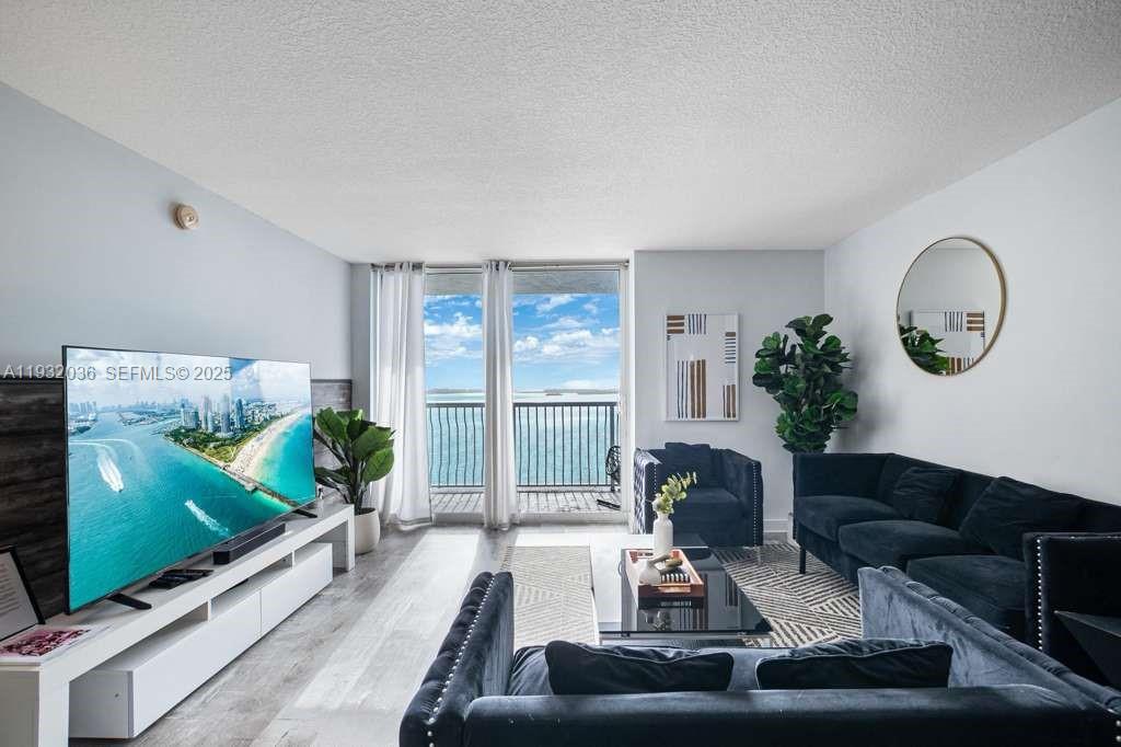 1200 Brickell Bay Dr #2202, Miami FL 33131