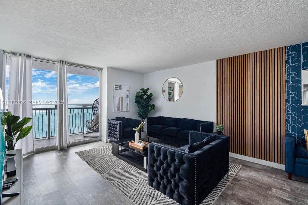 1200 Brickell Bay Dr #2202, Miami FL 33131