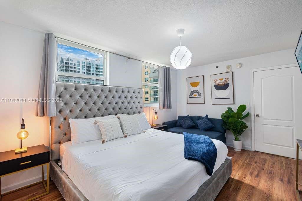 1200 Brickell Bay Dr #2202, Miami FL 33131