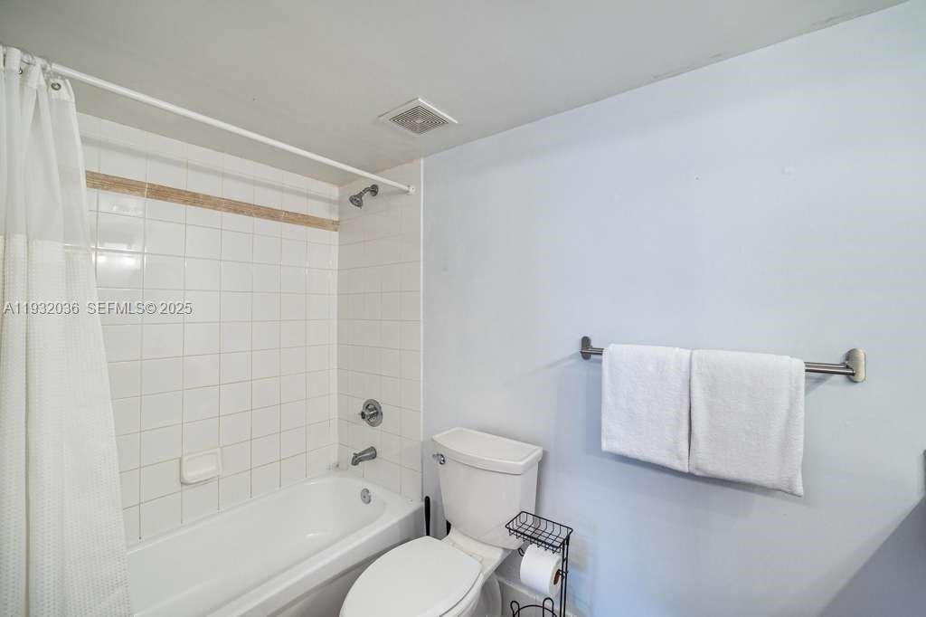 1200 Brickell Bay Dr #2202, Miami FL 33131