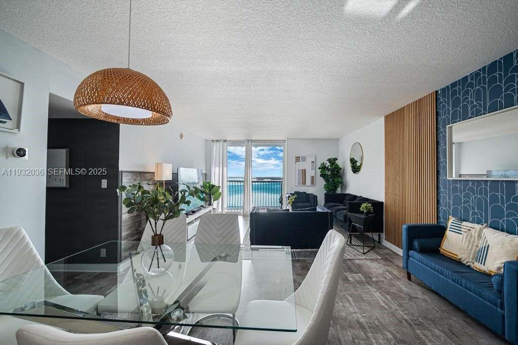 1200 Brickell Bay Dr #2202, Miami FL 33131
