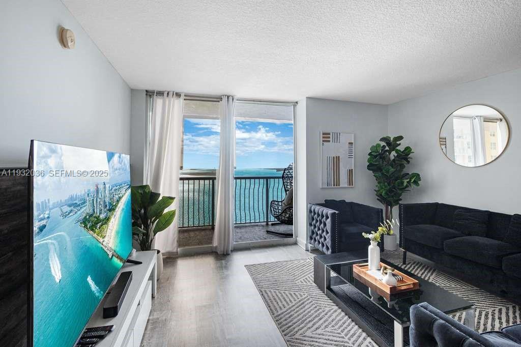 1200 Brickell Bay Dr #2202, Miami FL 33131