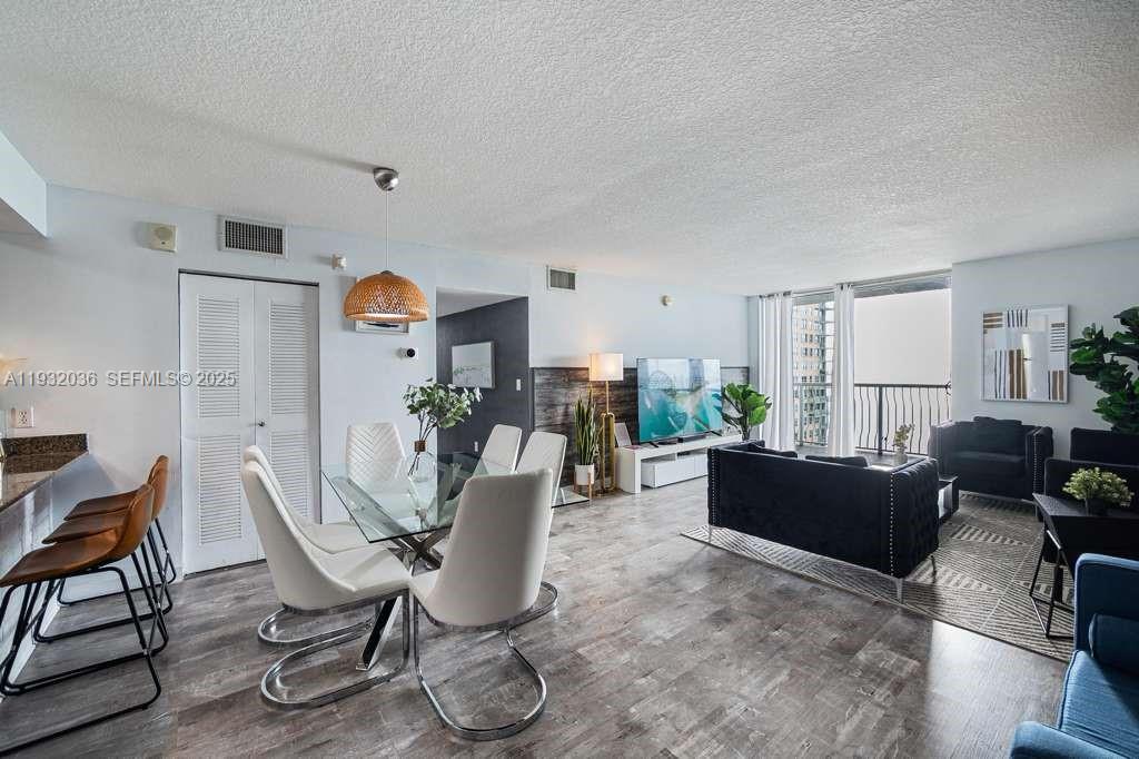 1200 Brickell Bay Dr #2202, Miami FL 33131