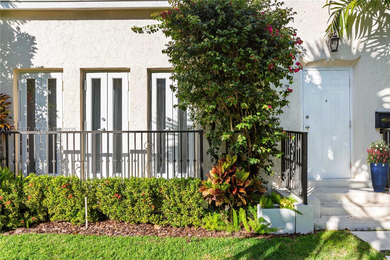 737 Alhambra Cir, Coral Gables FL 33134