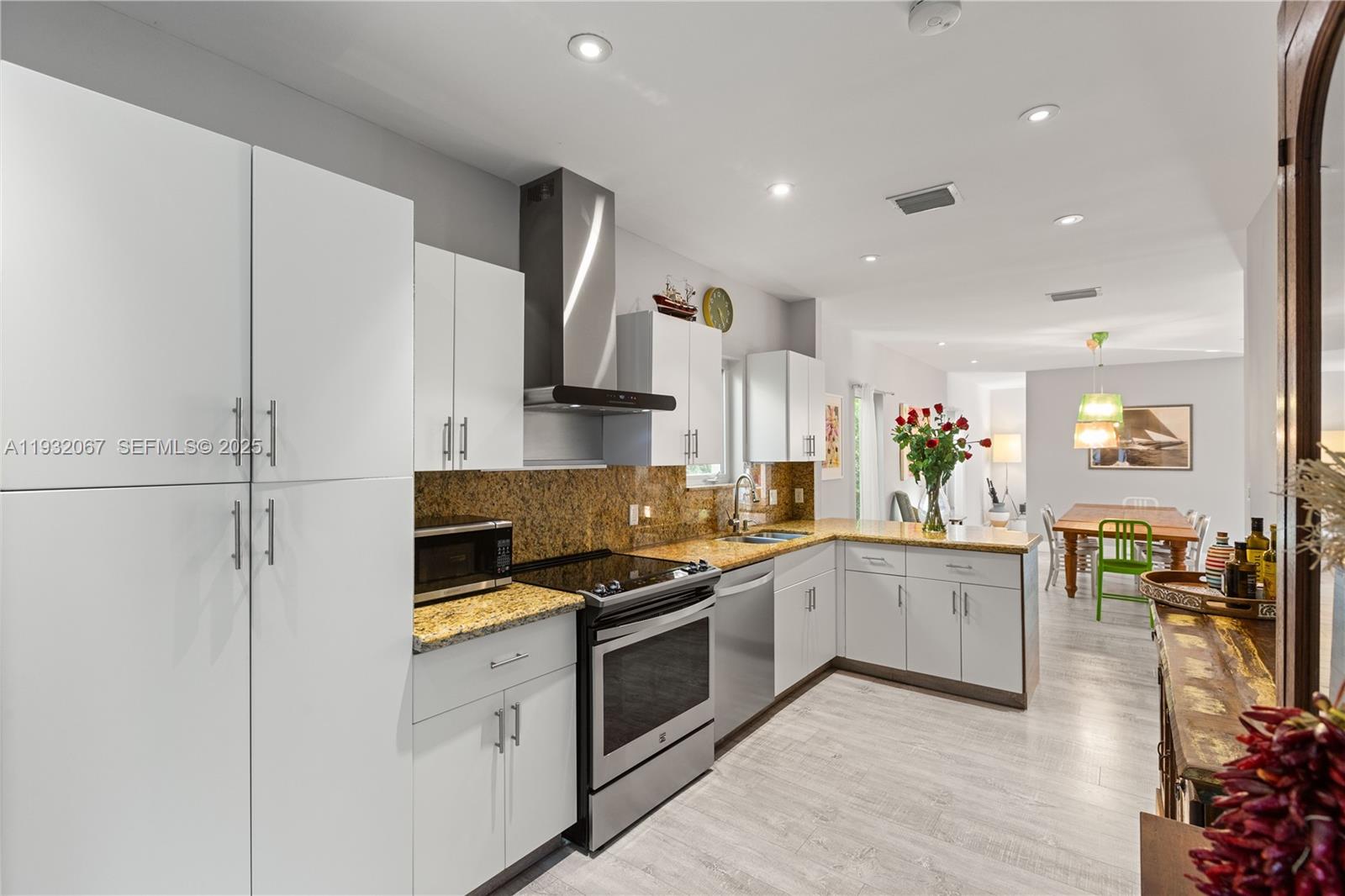 737 Alhambra Cir, Coral Gables FL 33134