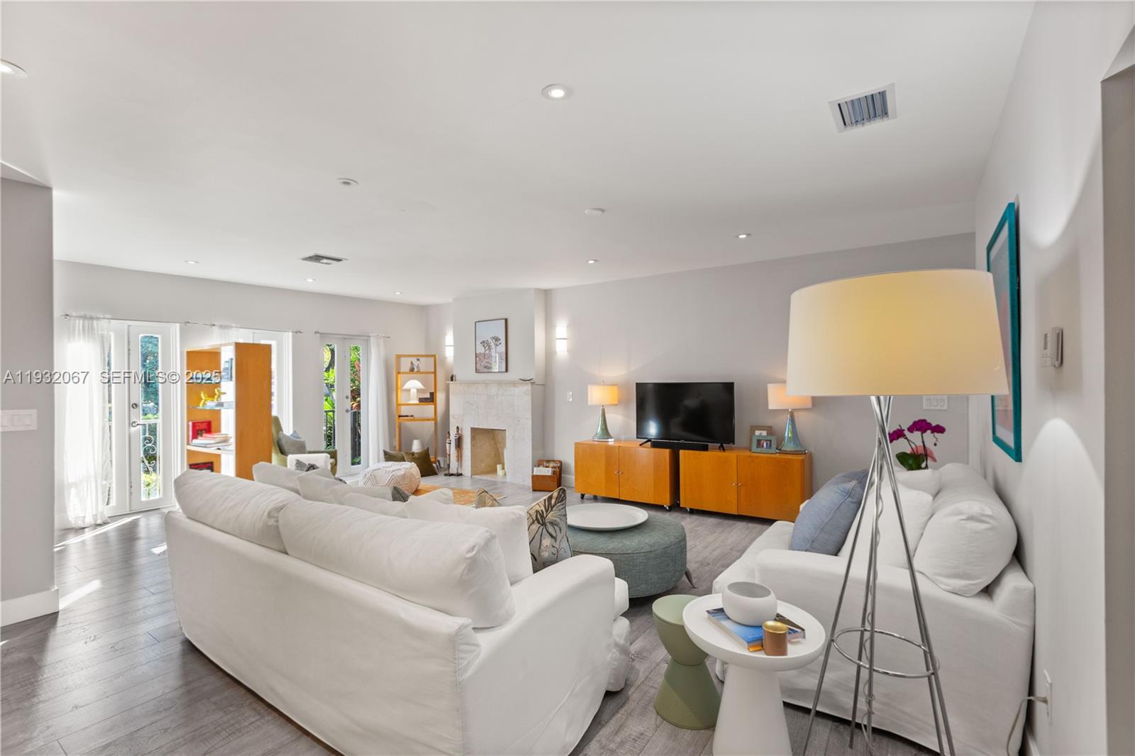 737 Alhambra Cir, Coral Gables FL 33134