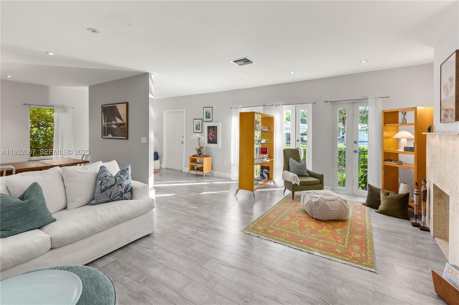 737 Alhambra Cir, Coral Gables FL 33134