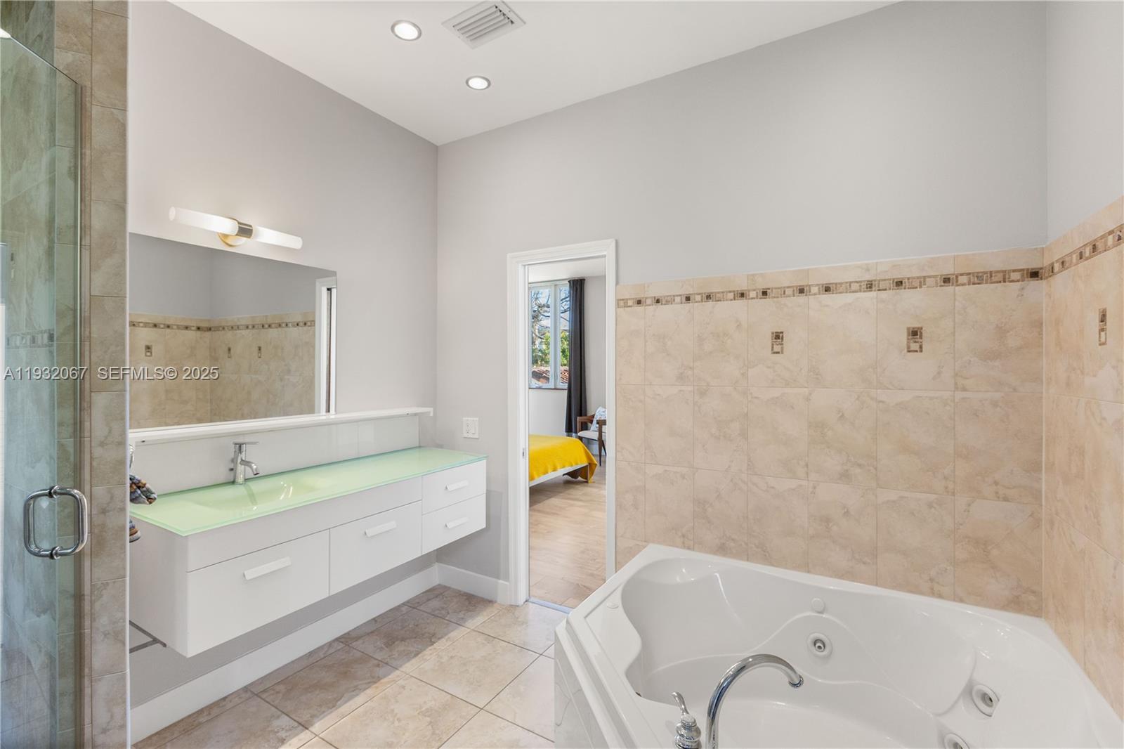 737 Alhambra Cir, Coral Gables FL 33134