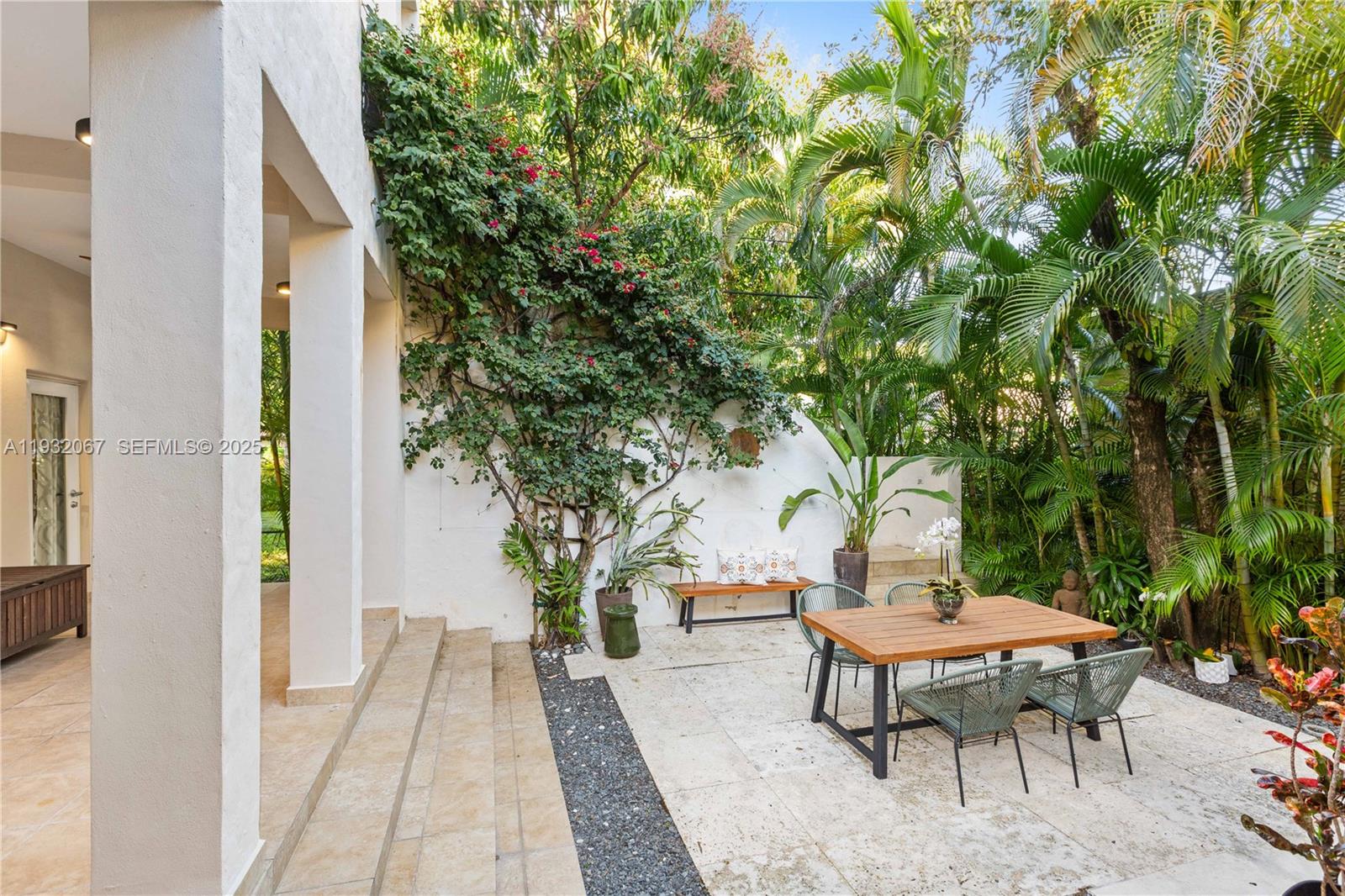 737 Alhambra Cir, Coral Gables FL 33134