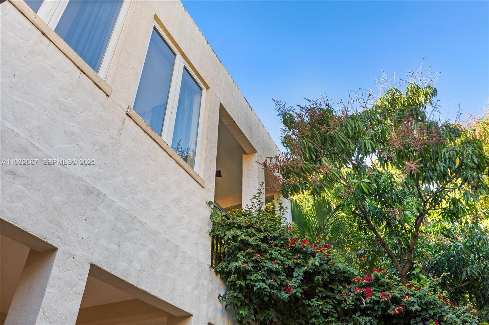 737 Alhambra Cir, Coral Gables FL 33134