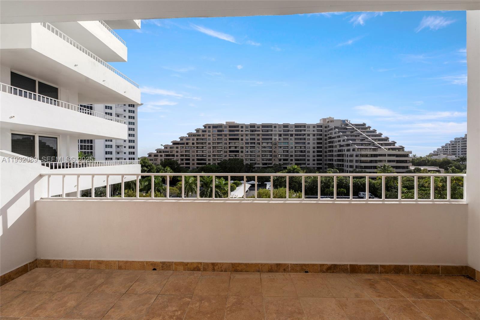 199 Ocean Lane Dr #611, Key Biscayne FL 33149