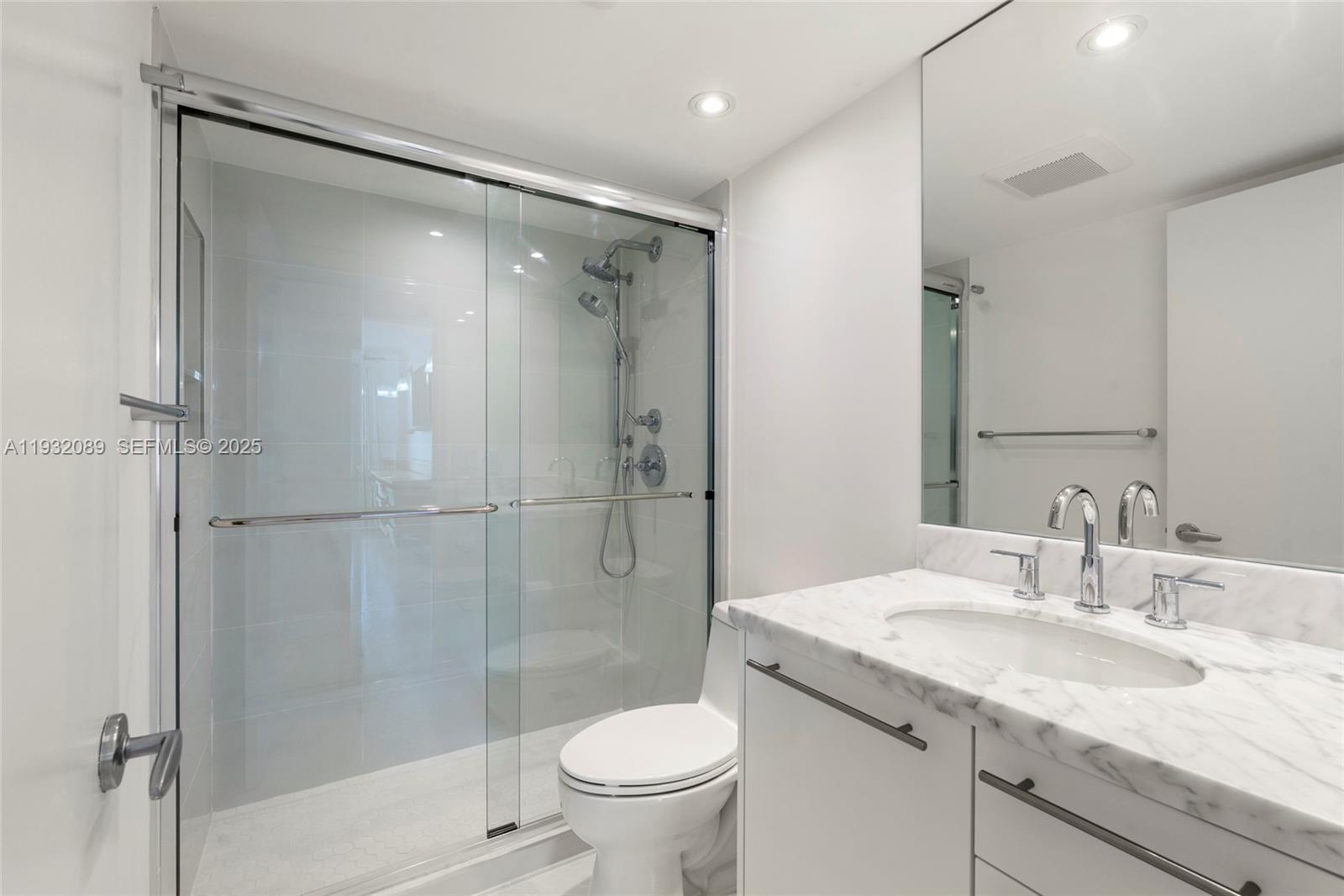 199 Ocean Lane Dr #611, Key Biscayne FL 33149