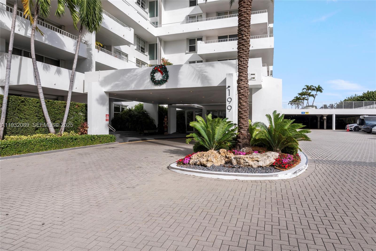 199 Ocean Lane Dr #611, Key Biscayne FL 33149