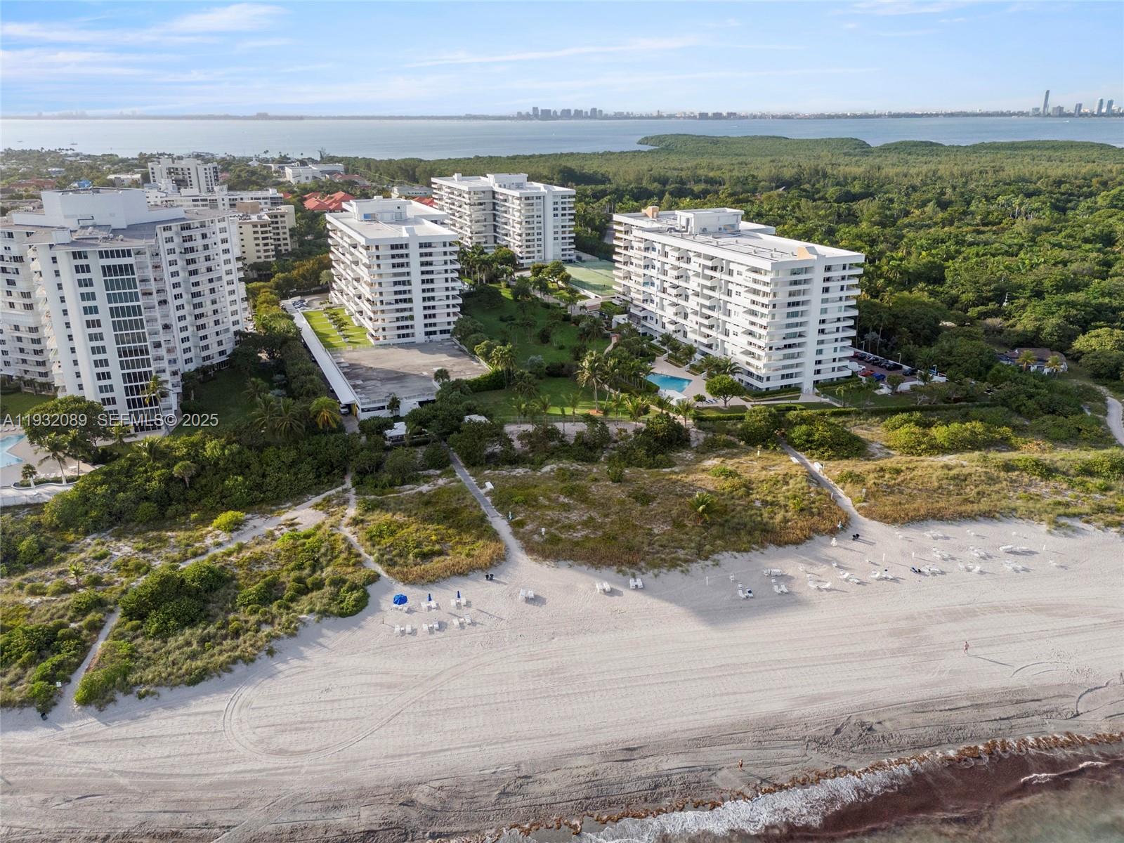 199 Ocean Lane Dr #611, Key Biscayne FL 33149