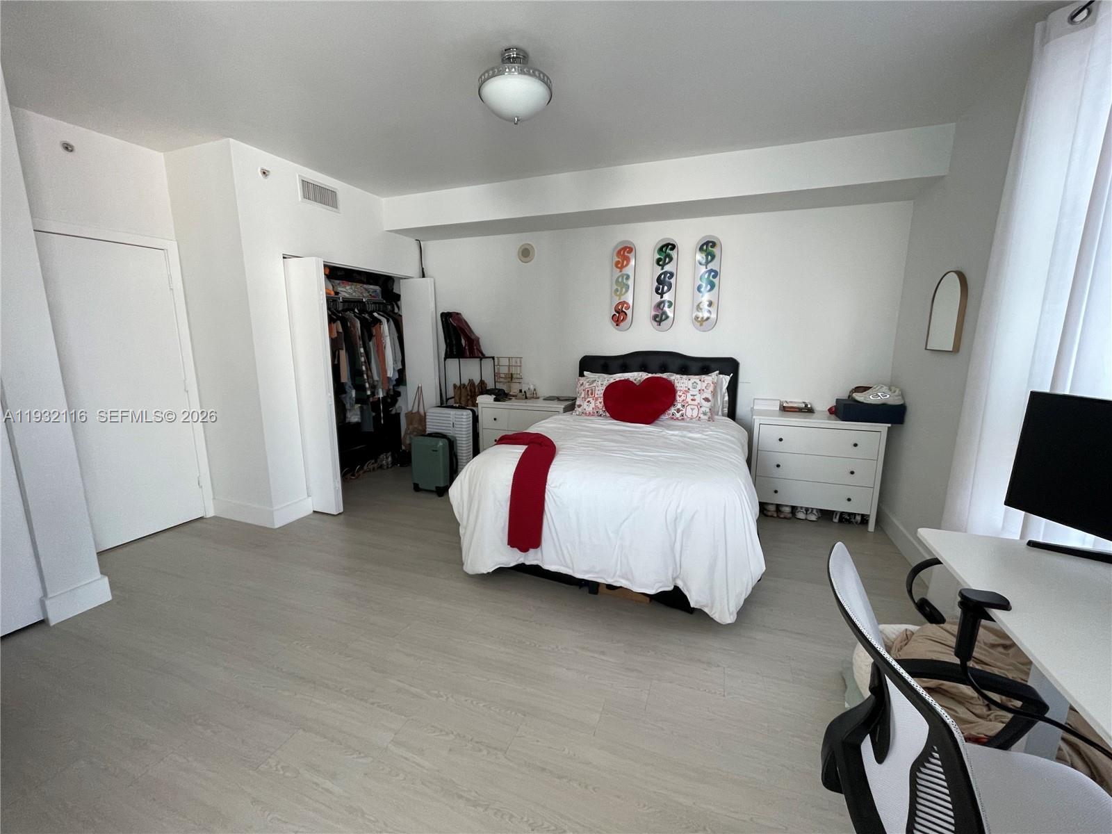 90 SW 3rd St #1205, Miami FL 33130