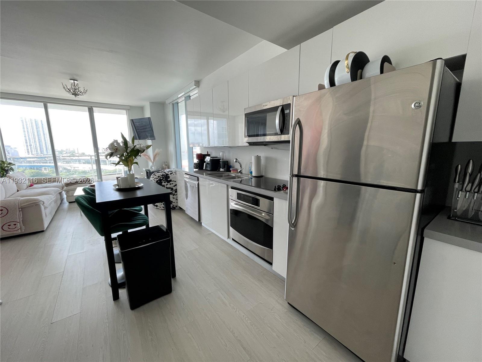 90 SW 3rd St #1205, Miami FL 33130