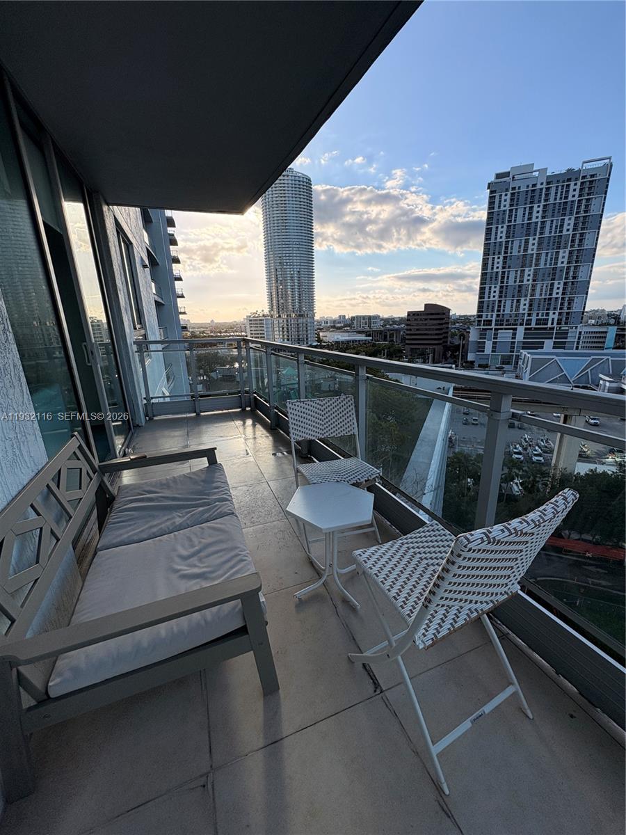90 SW 3rd St #1205, Miami FL 33130