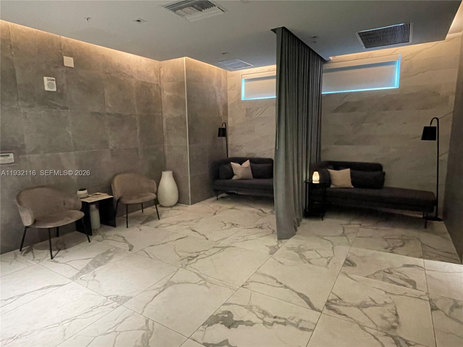 90 SW 3rd St #1205, Miami FL 33130