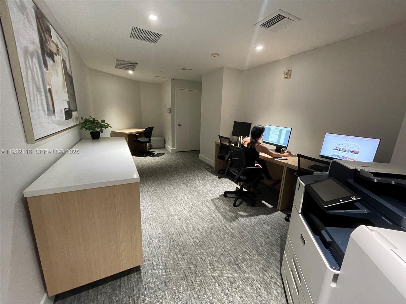 90 SW 3rd St #1205, Miami FL 33130