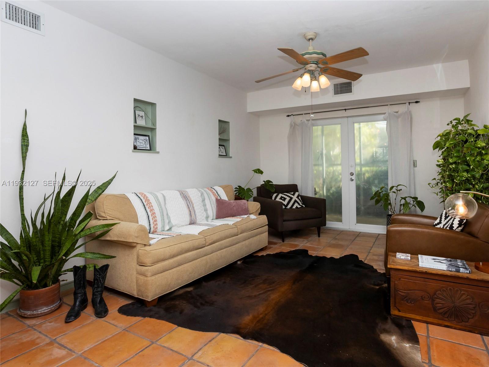 726 NE 92nd St #6L, Miami Shores FL 33138