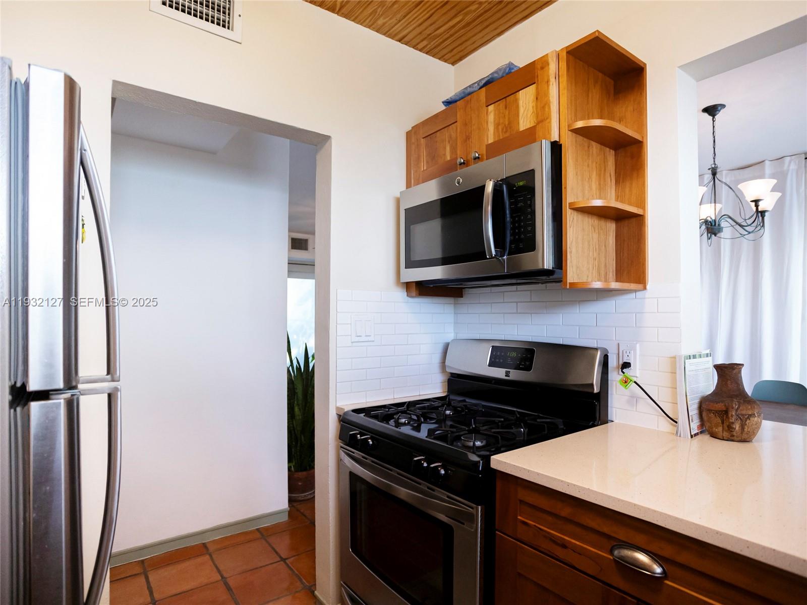 726 NE 92nd St #6L, Miami Shores FL 33138