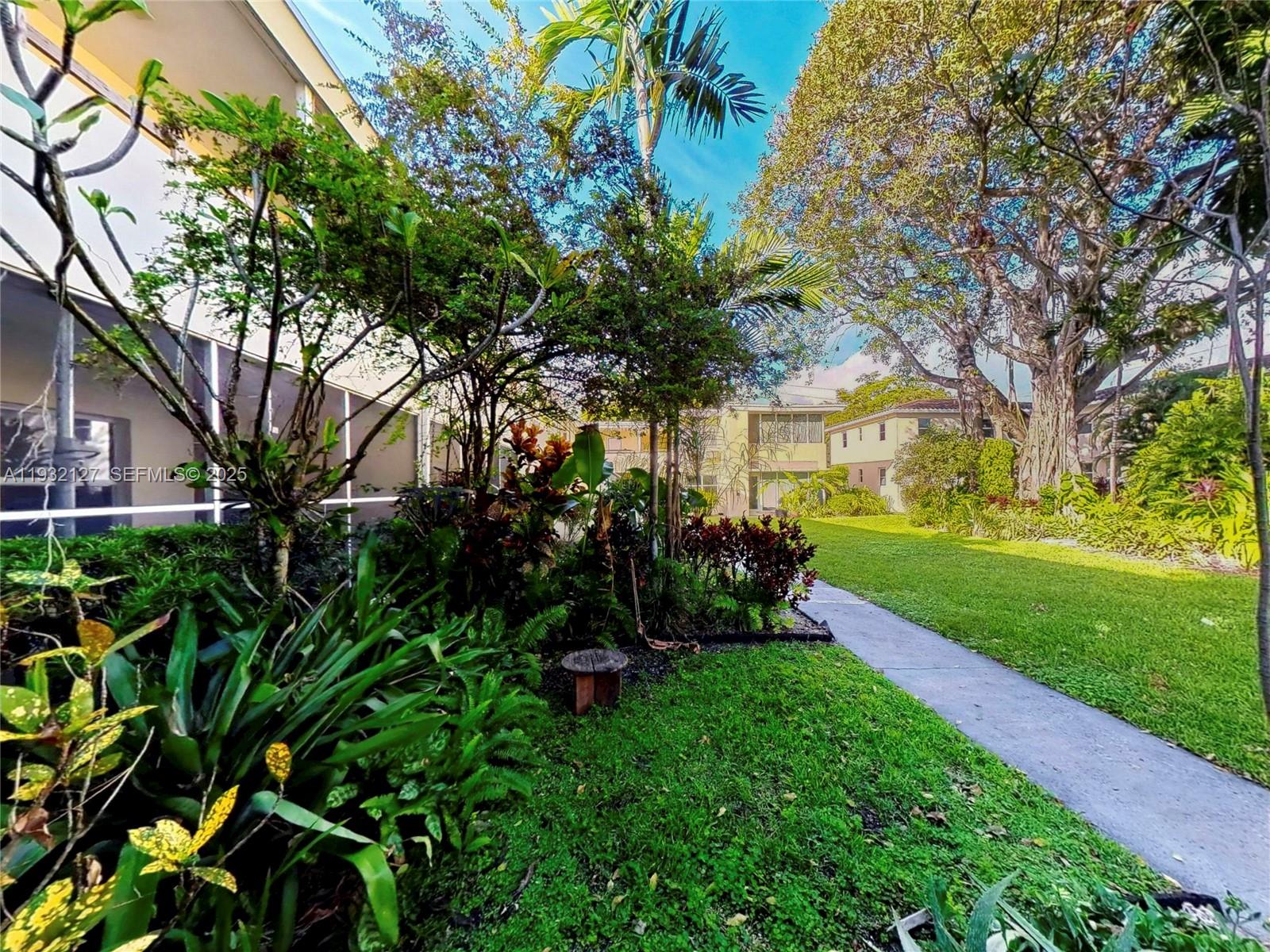 726 NE 92nd St #6L, Miami Shores FL 33138