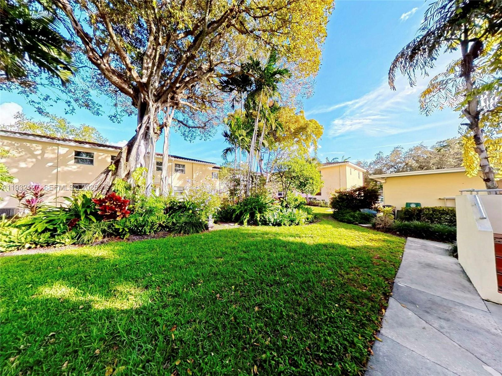 726 NE 92nd St #6L, Miami Shores FL 33138